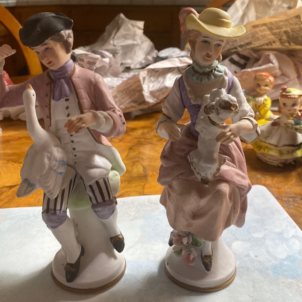 Beautiful design vintage 2piece statue hand painted